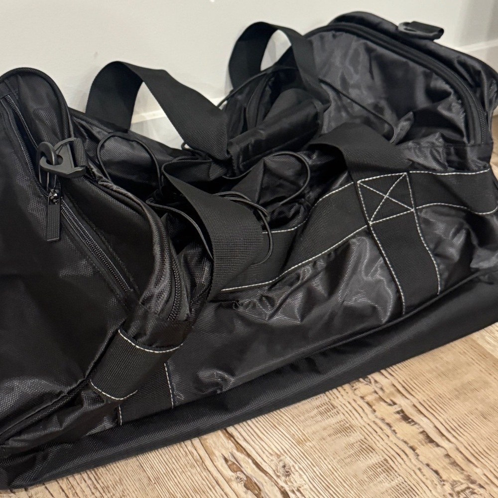 Perry Ellis A222 22" Weekender Bag, travel bag - Picture 9 of 15